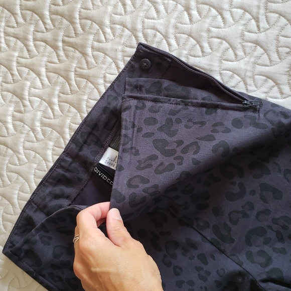 🔶️5 for $30🔶️ Leopard Skinny Pants - Picture 5 of 5